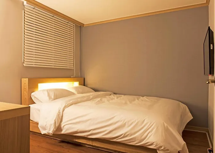 Modern & Spacious 3 Mins Walk From Metro Station Seoul