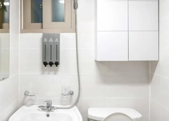 Modern & Spacious 3 Mins Walk From Metro Station Seoul