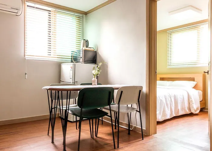 Modern & Spacious 3 Mins Walk From Metro Station Seoul