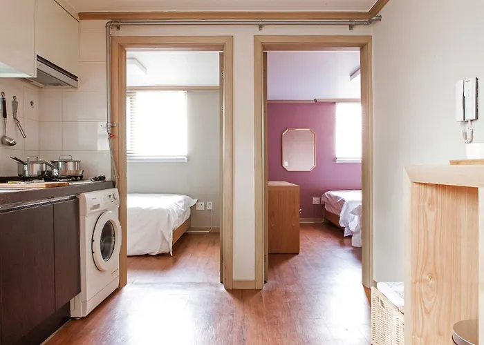 Apartment Modern & Spacious 3 Mins Walk From Metro Station *