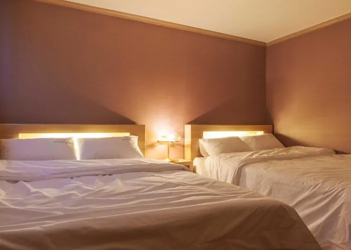 Modern & Spacious 3 Mins Walk From Metro Station * Seoul