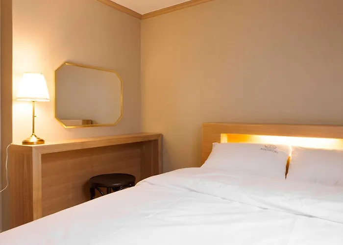 Modern & Spacious 3 Mins Walk From Metro Station Apartment Seoul