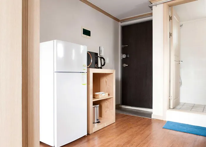 Modern & Spacious 3 Mins Walk From Metro Station Seoul
